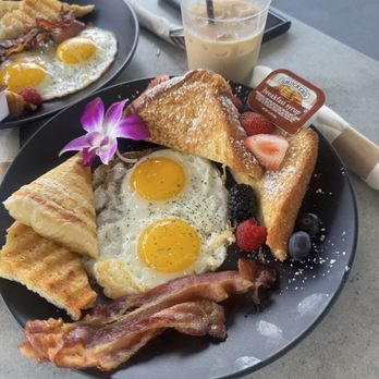 Cafe Don Juan - All American - Cafes Near Me - Winter Park, Florida