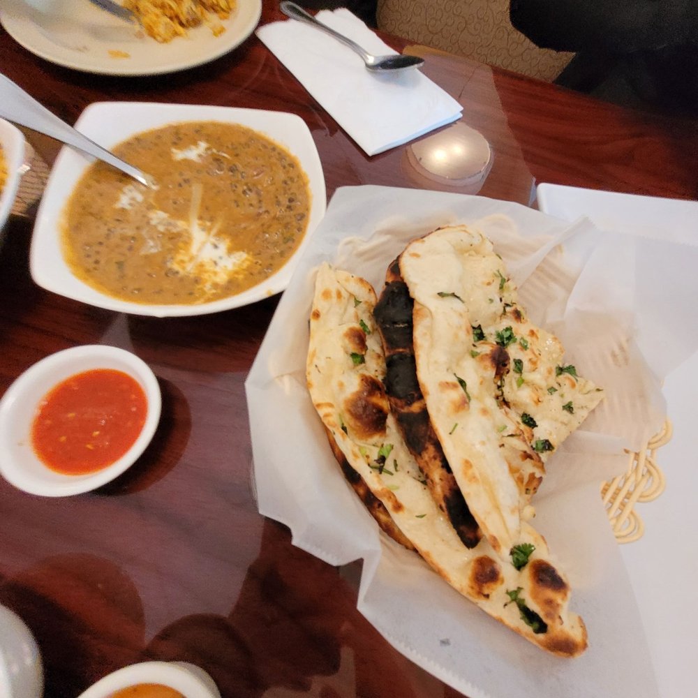 Momo Grill - Garlic naan and dal makhani - Indian Near Me - Saratoga, California Momo Grill - Garlic naan and dal makhani - Indian Near Me - Saratoga, California