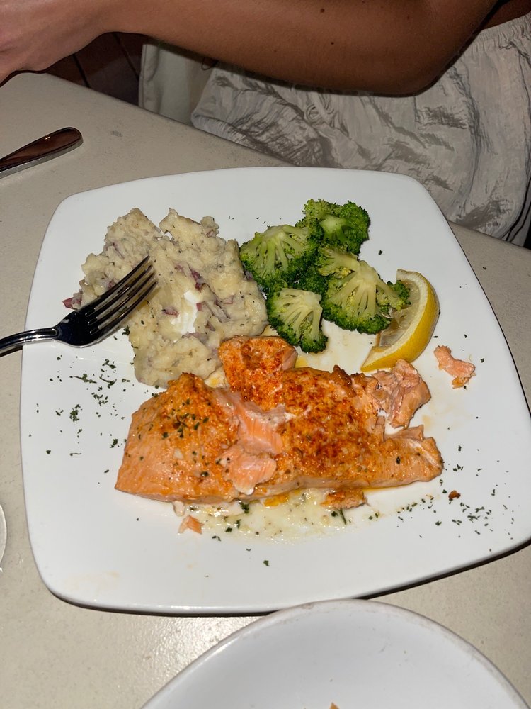 TAVERN ON THE BAY RESORT Updated October 2024 88 Photos & 175