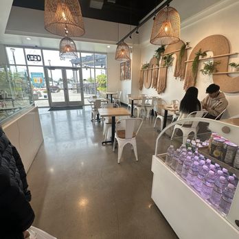 Poké House - Daly City - Inside (instagram: wooneats) - Poke Near Me - Daly City, California