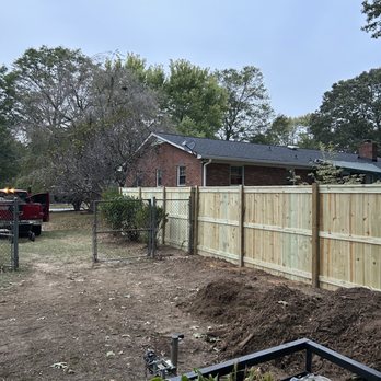 Henry Construction - 3-runner Charleston - Fences & Gates Near Me