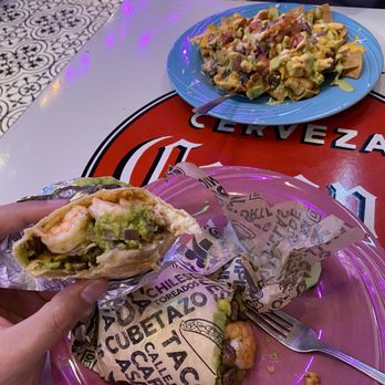 Desvelados - Nachos and a beef and shrimp burrito - Mexican Near Me - Glendale, California