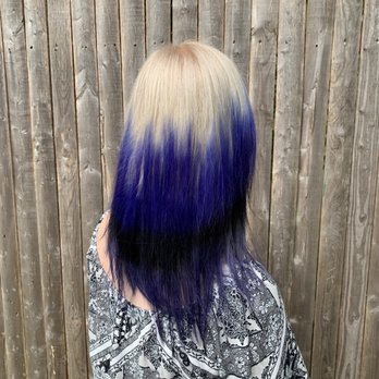 Scissors Salon - Love this hair!!!!! So artistic..... DIA can do anything !!!! The thrill of color..... - Hair Salons Near Me - East Norwich, New York Scissors Salon - Love this hair!!!!! So artistic..... DIA can do anything !!!! The thrill of color..... - Hair Salons Near Me - East Norwich, New York