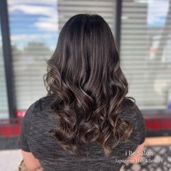 I Be Salon - Ash blonde