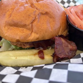 Windmill Cove Bar & Grill - Western Fried Chicken Burger - Boating Near Me - Stockton, California