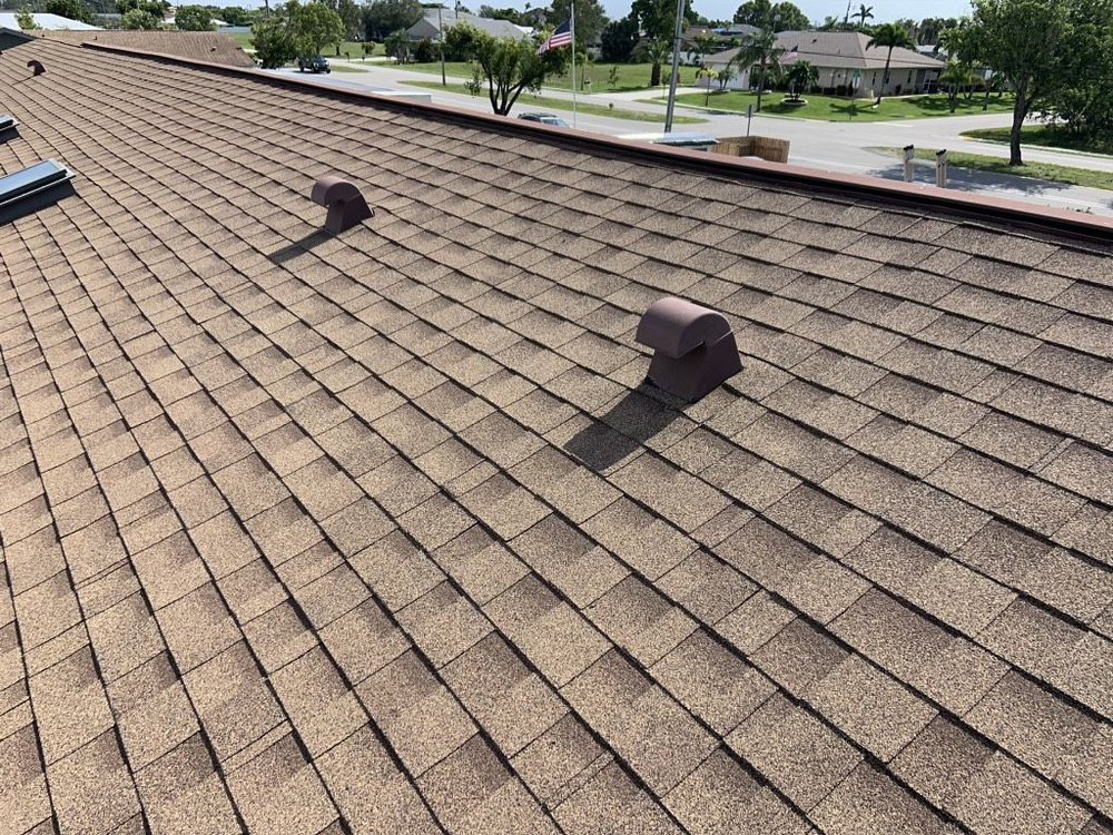 Slide of Universal Contracting & Solar