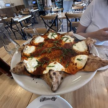 Mister O1 Extraordinary Pizza - Naples - Pizza Near Me - Naples, Florida