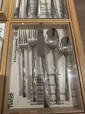 Crate & Barrel by null