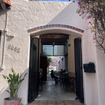 Dos Palmas Cafe - Patio - Coffee & Tea Near Me - San Diego, California