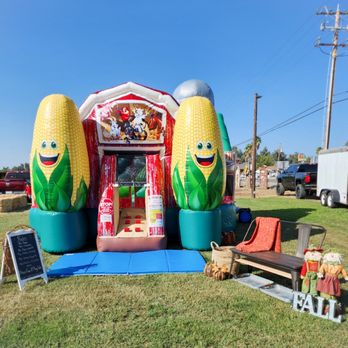 Cali Bounce - Farm Bounce House Fall Set Up - Bounce House Rentals Near Me