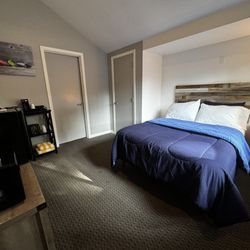R3 Hotel - Single Double Bed Room