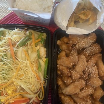 Iron Chef - Honey chicken, Singapore mei fun, and crab ragoons. - Chinese Near Me - Queen Creek, Arizona