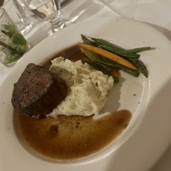 Wildfire Grill - Filet with garlic mash and vegetables