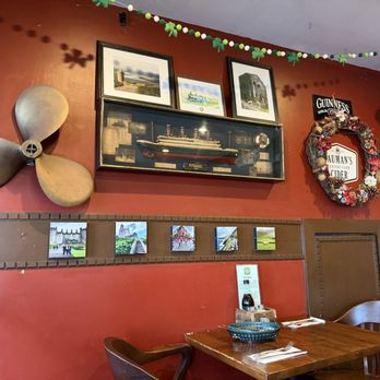 Nana's Irish Pub - Inside - American Near Me - Newport, Oregon