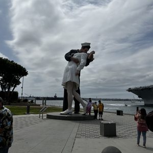 UNCONDITIONAL SURRENDER STATUE - EMBRACING PEACE - 523 Photos & 139 ...