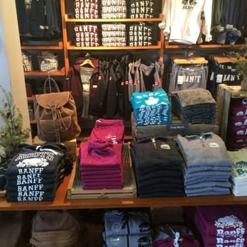 Roots - Banff - Photo of Banff-related merchandise - Women's Clothing Near Me - Banff, Alberta Roots - Banff - Photo of Banff-related merchandise - Women's Clothing Near Me - Banff, Alberta