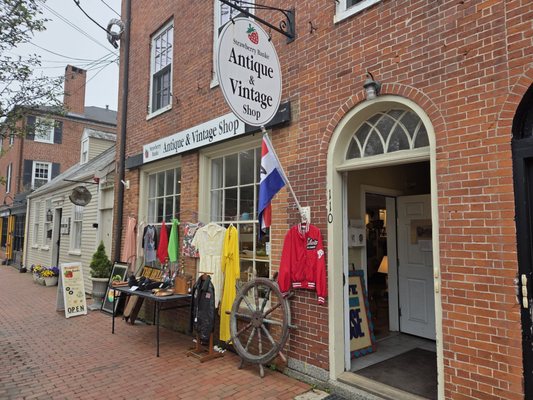 Strawberry Banke Antique and Vintage Shop by null