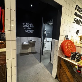LUSH Fresh Handmade Cosmetics - Cosmetics & Beauty Supply Near Me - Grand Rapids, Michigan