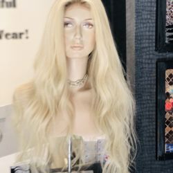 Today's Tresses Wig Boutique - Christine human hair 22"
$1800