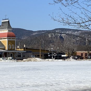 Horsefeathers - North Conway Railway - New American Near Me - North Conway, New Hampshire Horsefeathers - North Conway Railway - New American Near Me - North Conway, New Hampshire