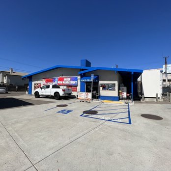 Mobil - the outside of a convenience store - Gas Stations Near Me - SAN DIEGO, California Mobil - the outside of a convenience store - Gas Stations Near Me - SAN DIEGO, California