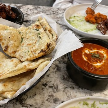 Paradise Street Eats & Biryani - (2) Naan App Basket w/ Sauce - Indian Near Me - Dearborn, Michigan