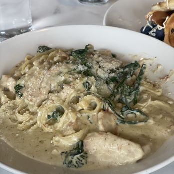 19seventy - Fettuccine Alfredo with chicken yummmm - Italian Near Me - Whittier, California