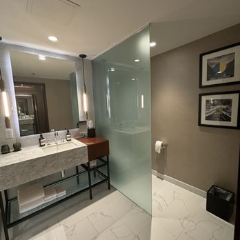 the DOUGLAS, Autograph Collection - Hotels Near Me - Vancouver, British Columbia the DOUGLAS, Autograph Collection - Hotels Near Me - Vancouver, British Columbia