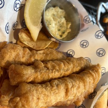Huguette - Fish & Chips - Seafood Near Me - Paris, 75 Huguette - Fish & Chips - Seafood Near Me - Paris, 75