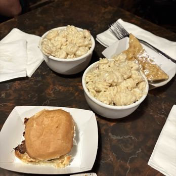 Green Dot Stables - Mac & Cheese, Bread Pudding, Corktown Smore - Bars Near Me - Detroit, Michigan
