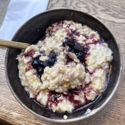 Bowl Market - Blueberry and lemon porridge