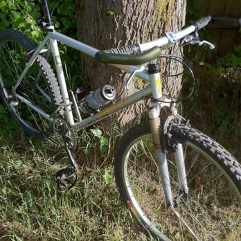 Fat Tire Farm - Got a pair of VelociRaptors for my 93 Stumpy... Best Mt Bike shop in town - Bikes Near Me - Portland, Oregon Fat Tire Farm - Got a pair of VelociRaptors for my 93 Stumpy... Best Mt Bike shop in town - Bikes Near Me - Portland, Oregon