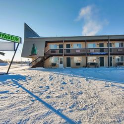Love Hotels Voyageur by OYO at International Falls MN