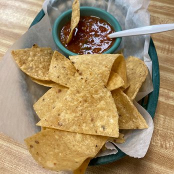 Lindo Guadalajara - Chips and Salsa - Mexican Near Me - Chicago, Illinois Lindo Guadalajara - Chips and Salsa - Mexican Near Me - Chicago, Illinois