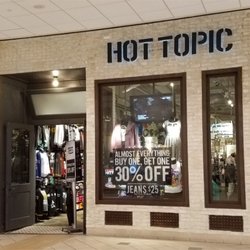 Hot Topic - Storefront.