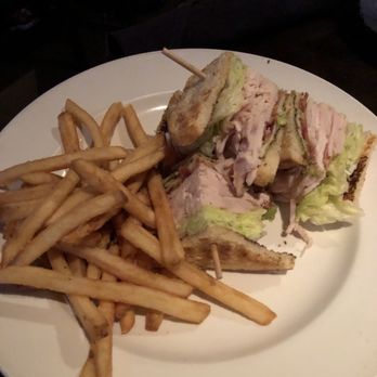 Yard House - New American Near Me - Riverside, California