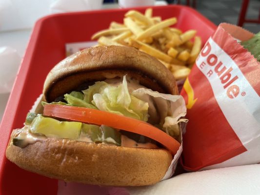 In-N-Out Burger by null