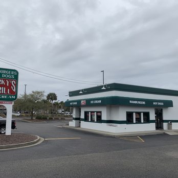 Burky's Grill - Exterior of Burke's Grill - Burgers Near Me - Myrtle Beach, South Carolina