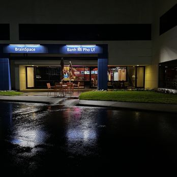 Banh Mi Pho U! - Outside - Vietnamese Near Me - Bothell, Washington