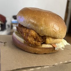 Hot Chicks House of Chicken - Hot chicken sandwich
