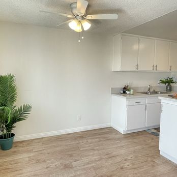 Sea Cliff Terrace - Dining area | Kitchen - Apartments Near Me - Huntington Beach, California Sea Cliff Terrace - Dining area | Kitchen - Apartments Near Me - Huntington Beach, California