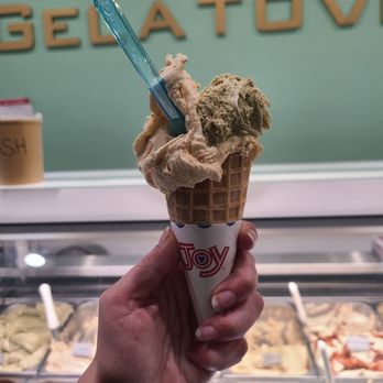 Gelatoville - Caramel cookie and pistachio - Gelato Near Me - New York, New York Gelatoville - Caramel cookie and pistachio - Gelato Near Me - New York, New York