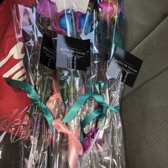 Boite De Fleurs - Rainbow Roses - Florists Near Me - Burbank, California Boite De Fleurs - Rainbow Roses - Florists Near Me - Burbank, California