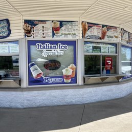 Exterior outside entrance of Ritter's Frozen Custard - Dayton, Ohio Exterior outside entrance of Ritter's Frozen Custard - Dayton, Ohio