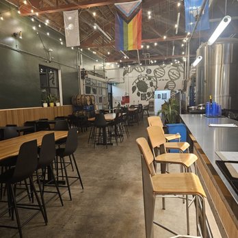 Cerebral Brewing - Rows & Rows of space to sit & sip - Breweries Near Me - Aurora, Colorado Cerebral Brewing - Rows & Rows of space to sit & sip - Breweries Near Me - Aurora, Colorado