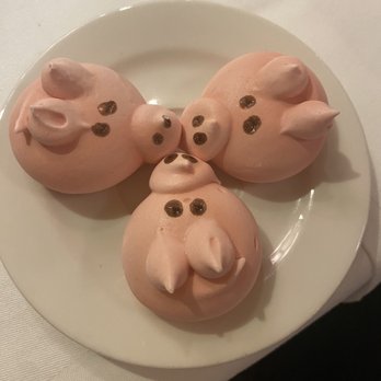 Au Pied de Cochon - Piggie merengue cookies to finish - Seafood Near Me - Paris, 75