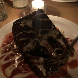 Les Salons d'Edgar - The really really good chocolate cake!