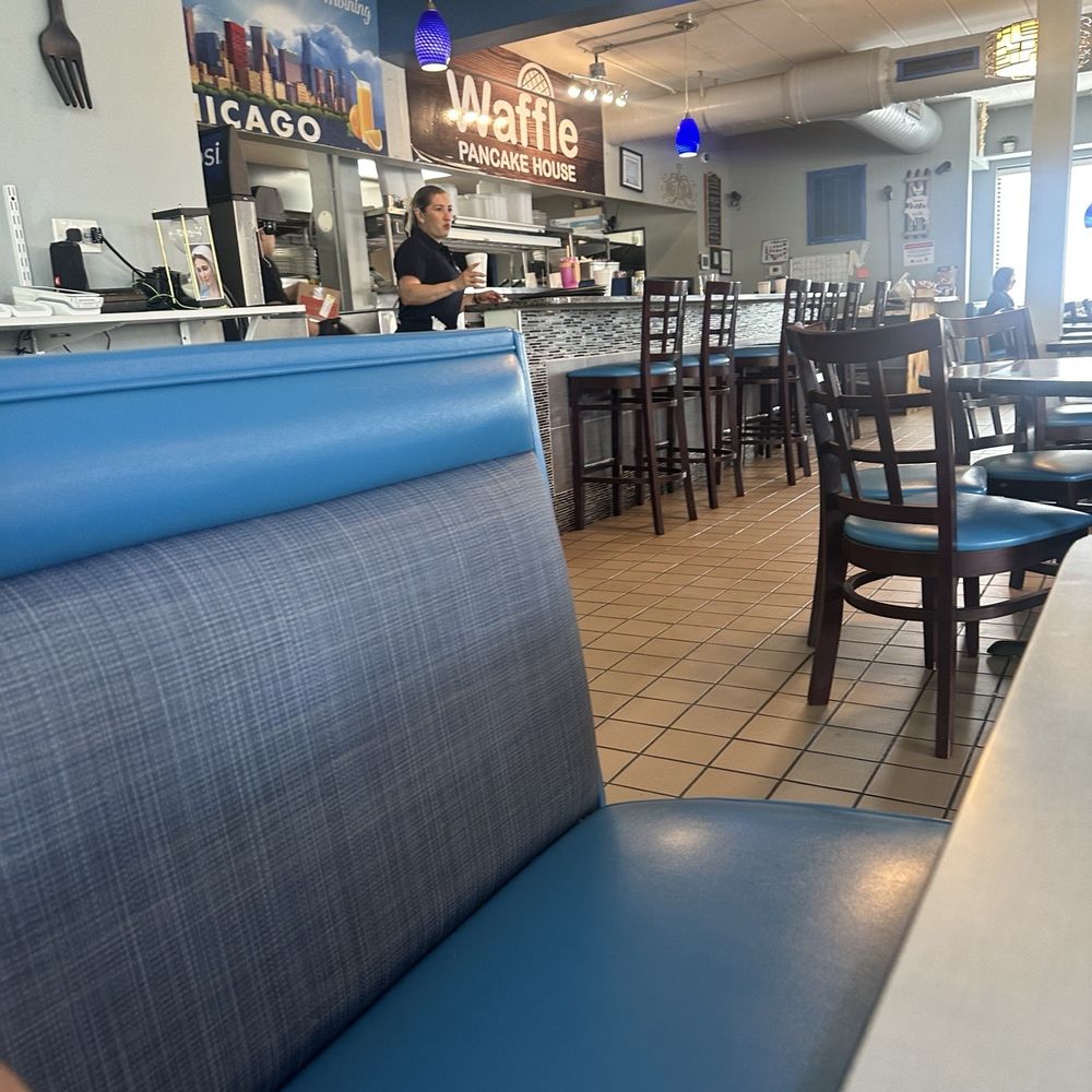 Waffle Pancake House - Server + kitchen/bar area. - Breakfast & Brunch Near Me - Chicago, Illinois