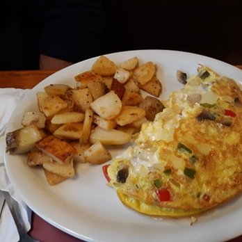 The Country Bear - Vegetable omelet with home fries - Bakeries Near Me - Wilmington, New York The Country Bear - Vegetable omelet with home fries - Bakeries Near Me - Wilmington, New York