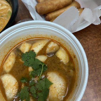 Anna Thai Food - Tom yum and egg rolls - Thai Near Me - Houston, Texas